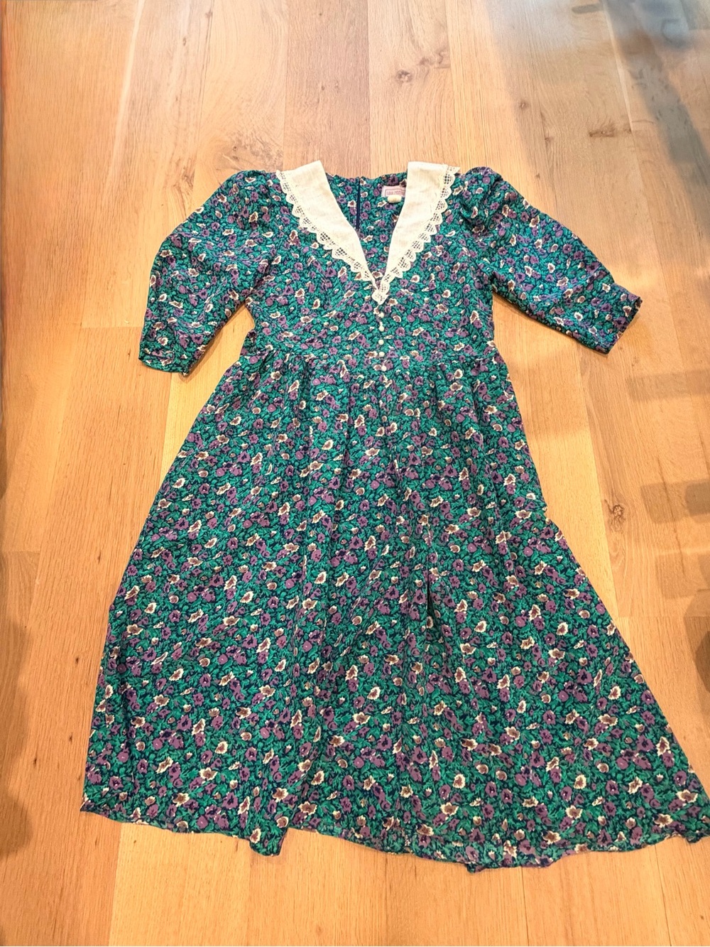 Vintage Lisa Petites Floral Prairie Dress Size 14 Made in USA